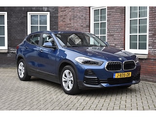 BMW X2 xDrive25e High Executive Wij zijn op afspraak geopend! Graag bellen voor uw komst.