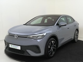 Volkswagen ID.5 Pro 77 kWh | SoH 96% | Stoel- en stuurwielverwarming | Navigatie | Adaptieve cruise control | Voorruit verwarmd | CarPlay | Parkeersensoren | Voorklimatisering |