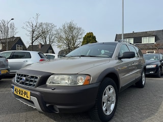 Volvo XC70 2.5 T Summum 154kW,Apk 26/2/27,Airco,Cruise,Dealer ondh,Nap,Trekhaak