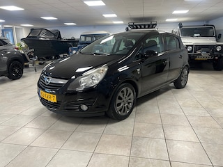 Opel Corsa 1.2-16V '111' Edition Airco, Cruise controle. Licht metalen velgen