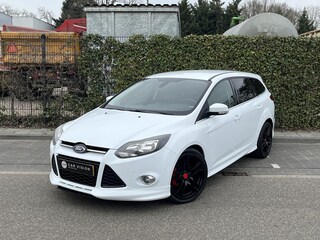 Ford Focus Wagon 1.0 EcoBoost ST-Line Navi * Cruise * Nieuwe Distributie * Garantie