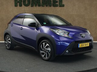 Toyota Aygo 1.0 VVT-i MT Pulse - AIRCO - VOORSTOELEN VERWARMD - 17 INCH LICHT METALEN VELGEN - CAMERA - APPLE CARPLAY/ ANDROID AUTO - ADAPTIEVE CRUISE CONTROL - MISTLAMPEN VOOR - DONKER GETINTE RAMEN ACHTER - TWO TONE LAK