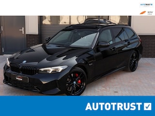 BMW 3-serie Touring 330e Hybrid | Panorama | Keyless | Leer | BOOMVOL