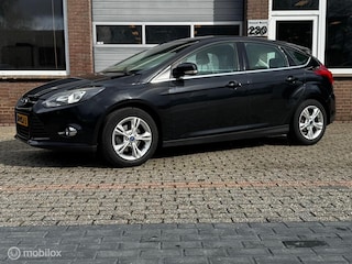 Ford Focus 1.6 TI-VCT Titanium AIRCO/NAVI/TREKHAAK/KOOPJE!