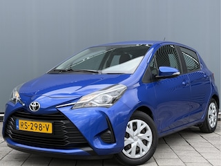 Toyota Yaris BWJ 2018 | 1.0 VVT-i 70PK Aspiration | CLIMA | NAVI | CAMERA A | EL RAMEN | EL SPIEGELS | LEDEREN STUUR |