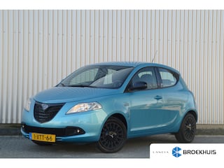 Lancia Ypsilon 0.9 TwinAir Elefantino Plus Automaat | Navigatie | Parkeersensoren | Elektrische Ramen | Radio | | Airco | Centrale deurvergrendeling met afstandsbediening | Lederen stuurwiel