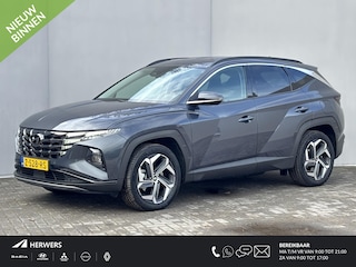 Hyundai Tucson 1.6 T-GDI PHEV Comfort Smart 4WD Automaat / Elektrische Achterklep / Org. NL / Fabrieksgarantie tot 06-2029 / Achteruitrijcamera / Stuur- en Stoelverwarming / 1.350 kg Trekgewicht / Climate Control /  Adaptieve Cruise Control / Apple Carplay & Android Auto / Keyless Entry & Start / Navigatie full map /