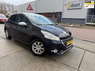 Peugeot 208 1.2 PureTech Style Pack Plus 5DR GLAS DAK NEW APK CLIMA
