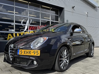 Alfa Romeo Mito 0.9 TwinAir Esclusivo - Navigatie I Leer I Airco I Xenon / PDC I Sport velgen I Dealer onderhouden