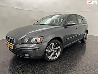 Volvo V50 2.5 T5 AWD Kinetic / YOUNGTIMER / Leder / Xenon