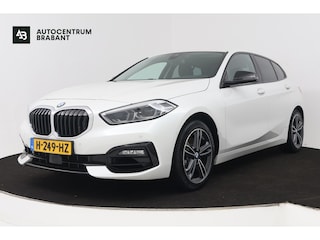 BMW 118i Executive Edition (STOEL/STUUR VERWARMING, CAMERA, CRUISE CONTROL ADAPTIEF, SFEERVERLICHTING, PARKEERSENSOREN)