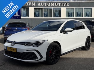 Volkswagen Golf 1.4 eHybrid GTE € 24.900,- VOOR € 22.877,- UW LENTEVOORDEEL € 2.023,-! | RECENT ONDERHOUD GEHAD| STOEL + STUURWIELVERWARMING | ACHTERUITRIJ CAMERA | ADAPTIEVE CRUISE | 19 INCH | INCL. 12 MND BOVAG GARANTIE