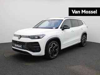 Volkswagen Tayron 1.5 eHybrid R-Line Edition 272 PK| Panoramadak | Trekhaak | Lederen Stoelen Met Geheugen | Navigatie Groot Scherm | Harman Kardon Audio | 360 Camera | Head-Updisplay | Stoelverwarming Voor & Achter | Stuurwielverwarming