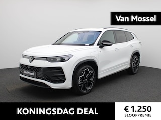 Volkswagen Tayron 1.5 eHybrid R-Line Edition 272 PK| Panoramadak | Trekhaak | Lederen Stoelen Met Geheugen | Navigatie Groot Scherm | Harman Kardon Audio | 360 Camera | Head-Updisplay | Stoelverwarming Voor & Achter | Stuurwielverwarming