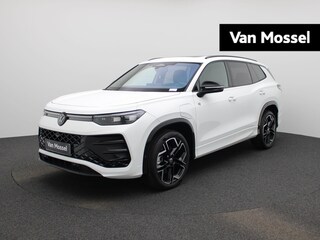 Volkswagen Tayron 1.5 eHybrid R-Line Edition 272 PK| Panoramadak | Trekhaak | Lederen Stoelen Met Geheugen | Navigatie Groot Scherm | Harman Kardon Audio | 360 Camera | Head-Updisplay | Stoelverwarming Voor & Achter | Stuurwielverwarming