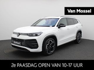 Volkswagen Tayron 1.5 eHybrid R-Line Edition 272 PK| Panoramadak | Trekhaak | Lederen Stoelen Met Geheugen | Navigatie Groot Scherm | Harman Kardon Audio | 360 Camera | Head-Updisplay | Stoelverwarming Voor & Achter | Stuurwielverwarming