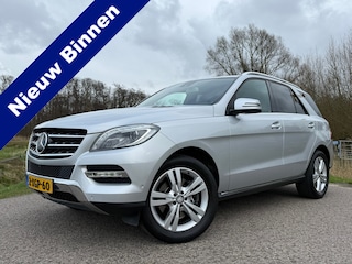 Mercedes-Benz M-klasse 350 Automaat / 1e Eigenaar / Schuif-/Kanteldak / Luchtvering / 360 Camera / Leder-Alcantara / 19" Velgen /