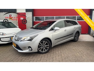 Toyota Avensis Wagon 2.0 D-4D Dynamic Business 1STE EIG / TREKHAAK / CAMERA / LEDER-ALCANTARA / STOELVERW / KEYLESS / NAVI / CLIMA / NL-AUTO