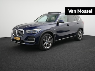 BMW X5 xDrive45e High Executive | Apple/Android Play | Camera | Cruise | Comfortstoel(en) | Panorama Dak | Laser LED | Luchtvering | Head-up | H&K Audio | X-Line | Comfort Access pakket | Saftey-pack | 12 maand BOVAG Garantie! |