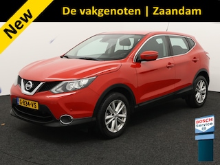 Nissan Qashqai 1.2 Acenta Bluetooth, Cruise control, Parkeersensor voor en achter, Achteruitrijcamera, Buitenspiegels elektrisch verstel- en verwarmbaar, Dimlichten automatisch en regensensor De Nissan Qashqai 1.2 Acenta uit 2015 is een stijlvolle en veelzijdige crossover die comfort en gebruiksgemak perfect combineert. Met zijn zuinige maar vlotte 1.2 turbomotor rijdt hij soepel,