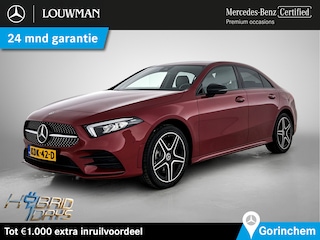 Mercedes-Benz A-klasse 250 e AMG Plug-In Hybride AMG Line | Night Pakket | Trekhaak | Stoelverwarming voor | Dodehoekassistent | Apple CarPlay. Inclusief 24 maanden MB Certified garantie voor Europa.