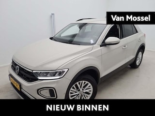 Volkswagen T-Roc 1.0 TSI Life 110 PK| Origineel Nederlands | 1e Eigenaar | Dealeronderhouden | Navigatie | Achteruitrijcamera | Parkeersensoren | Airco | Digitale Cockpit Pro