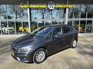 BMW 2-serie Tourer 218i Centennial High Executive | AUTOMAAT | CLIMA | CRUISE | NAVI | PDC | SPORTSTOELEN | STOELVERW. | TREKHAAK