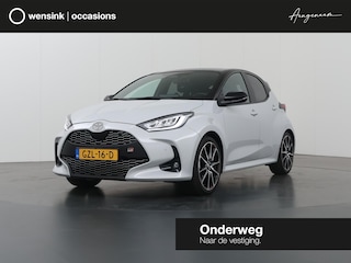 Toyota Yaris 1.5 Hybrid 130 GR SPORT | Navigatie | Sportstoelen | Digitaal Dashboard | Apple CarPlay/Android Auto | Camera | DAB | Stoelverwarming | Panoramadak | Adaptieve Cruise Control | Stuurverwarming |