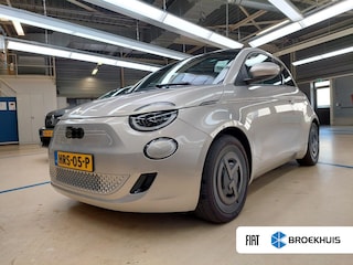 Fiat 500 Giorgio Armani Edition 42kWh 8 Jaar Garantie! | Vol-Leder | Panoramadak | Adaptive Cruise | Dodehoek-Detectie | Stoelverwarming | !!