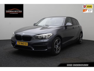 BMW 118i M Sport 2016 | Trekhaak Afneembaar | Cruise Control | Panramadak | Goed Onderhouden | Navigatie | Stuurwiel Bediening | Boekjes | 2 Sleutels