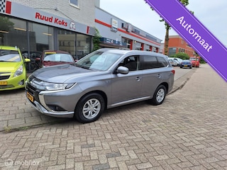 Mitsubishi Outlander 2.4 PHEV PURE / Trekhaak / Dealer onderhouden /