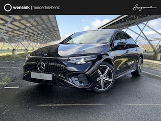 Mercedes-Benz CLA 200 Business Solution AMG 58 kWh | Night | Panoramadak | Premium Plus | Superscreen | Trekhaak | Head-Up | Burmester | 19" LM velgen |