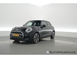 Mini Cooper 1.5 Camden - Aut. | Rijklaar! | Orig. NL | Dig. Cockpit | Nav+CarPlay | ACC | Cruise | Leder/Alcantara | Led | PDC | Sfeerverl. | LM