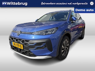 Volkswagen T-Roc 1.5 eTsi Life First Edition DSG Automaat Stoelverwarming / Digital Cockpit / Parkeersensoren / LED Plus / Draadloos App-connect Rijdende demo, graag bezichtigen op afspraak