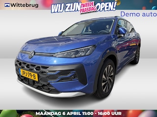 Volkswagen T-Roc 1.5 eTsi Life First Edition DSG Automaat Stoelverwarming / Digital Cockpit / Parkeersensoren / LED Plus / Draadloos App-connect Rijdende demo, graag bezichtigen op afspraak