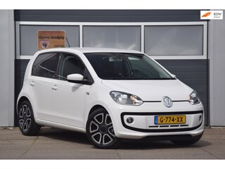 Volkswagen Up 1.0 high up! STOELVERWARMING/LICHTMETALEN VELGEN 16"/NAVIGATIE