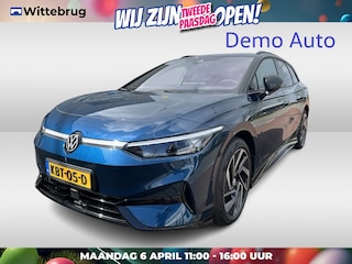 Volkswagen ID.7 Tourer Pro Limited Edition Black 77 kWh Navigatie / 360 graden camera / Trekhaak inklapbaar / Voorstoelen met massageprogramma's Rijdende demo, graag bezichtigen op afspraak