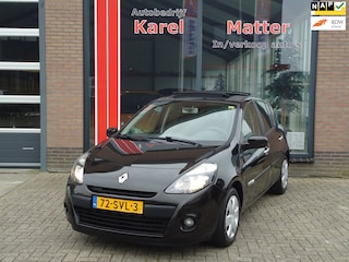 Renault Clio 1.5 dCi Collection *5 DEURS* *PANORAMADAK* *CLIMATE CONTROL*