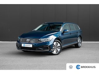 Volkswagen Passat Variant 1.4 TSI PHEV 218pk GTE | Trekhaak | 360 Camera | Stoelverwarming | Navigatie