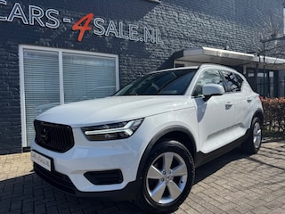 Volvo XC40 T2 Automaat Momentum + Led + Camera + D- glas  + Navi - 2021