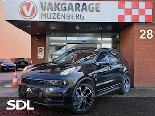 Lynk & Co 01 1.5 // PANO DAK // INFINITY SOUND // 360 CAMERA // ELEK. ACHTERKLEP // ADAPTIVE CRUISE // STOELVERWARMING //