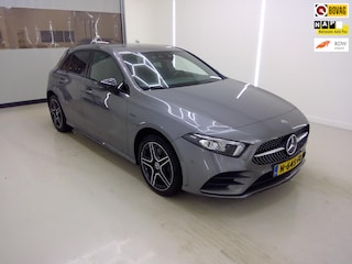 Mercedes-Benz A-klasse 250 e Business Solution AMG Limited+Leder+Sfeer-verlichting+Navigatie+Apple-carplay+camera+stoel-verw =TOP!