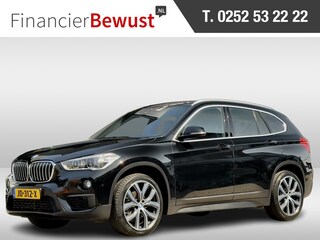 BMW X1 sDrive16d CORPORATE ESSENTIAL LEDER NAVI AIRCO PARK-ASSIST 19 INCH-M.VELGEN LED PDC