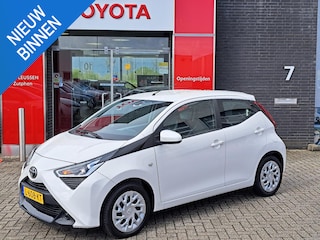 Toyota Aygo X-PLAY ACHTERUITRIJCAMERA AIRCO APPLE CARPLAY / ANDROID AUTO