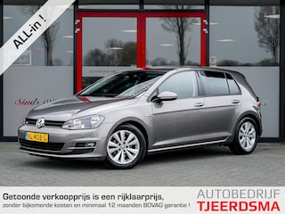 Volkswagen Golf 1.0 TSI Connected Series | Camera | Navigatie | Apple Carplay | Android Auto | Cruise Control | Comfort Stoelen | Climate Control | Parkeersensoren | Privacy Glas | Metallic Lak | LED | Lichtmetalen Velgen |