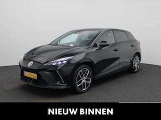 MG 4 Electric Luxury 64 kWh | Climate Control / ECC | Navigatie | Lederen bekleding grijs | Stoelverwarming | LED koplampen | Park Distance Control achter | Achteruitrijcamera |
