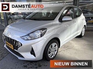 Hyundai i10 1.0 Comfort Smart .Opties: Camera en Navigatie All season banden