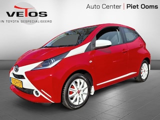 Toyota Aygo 1.0 VVT-i x-play sport white