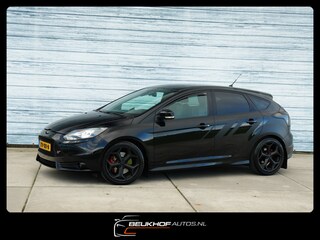 Ford Focus 2.0 EcoBoost ST-2 250Pk ! Leer Recaro Milltek !