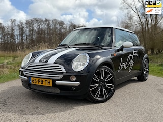 Mini Cooper 1.6 Pepper Airco 17" Velgen BT/USB/AUX Nieuwe APK
